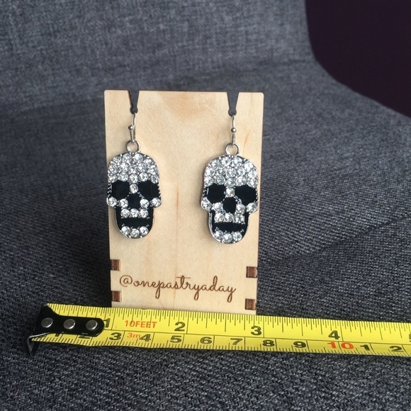 Skull Rhinestones Bling Fashion Dangle Earrings, Silver, Black - Picture 13 of 16